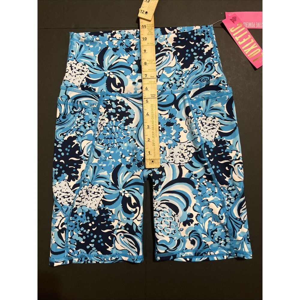 Lilly Pulitzer South Beach High Rise Bike Short Resort White Mermazing Size S - Picture 7 of 9